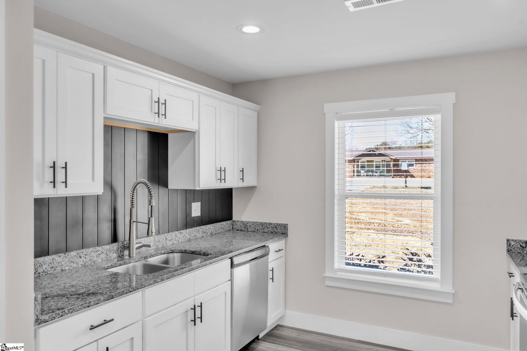 506 Battleground Road Chesnee, SC 29323 - Photo 7 of 31