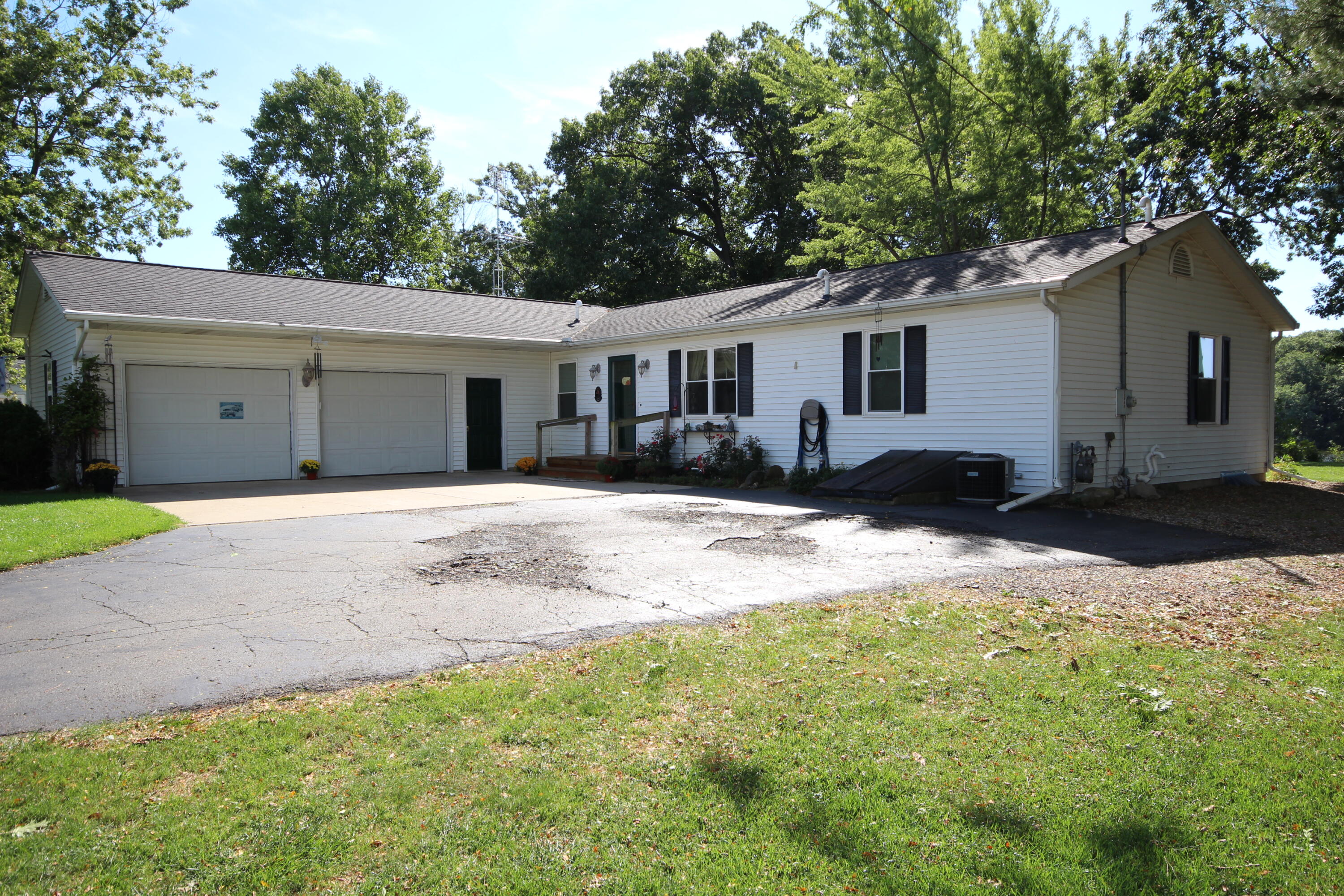 23897 Wakeman Road Mendon, MI 49072 - Photo 1 of 36 1a