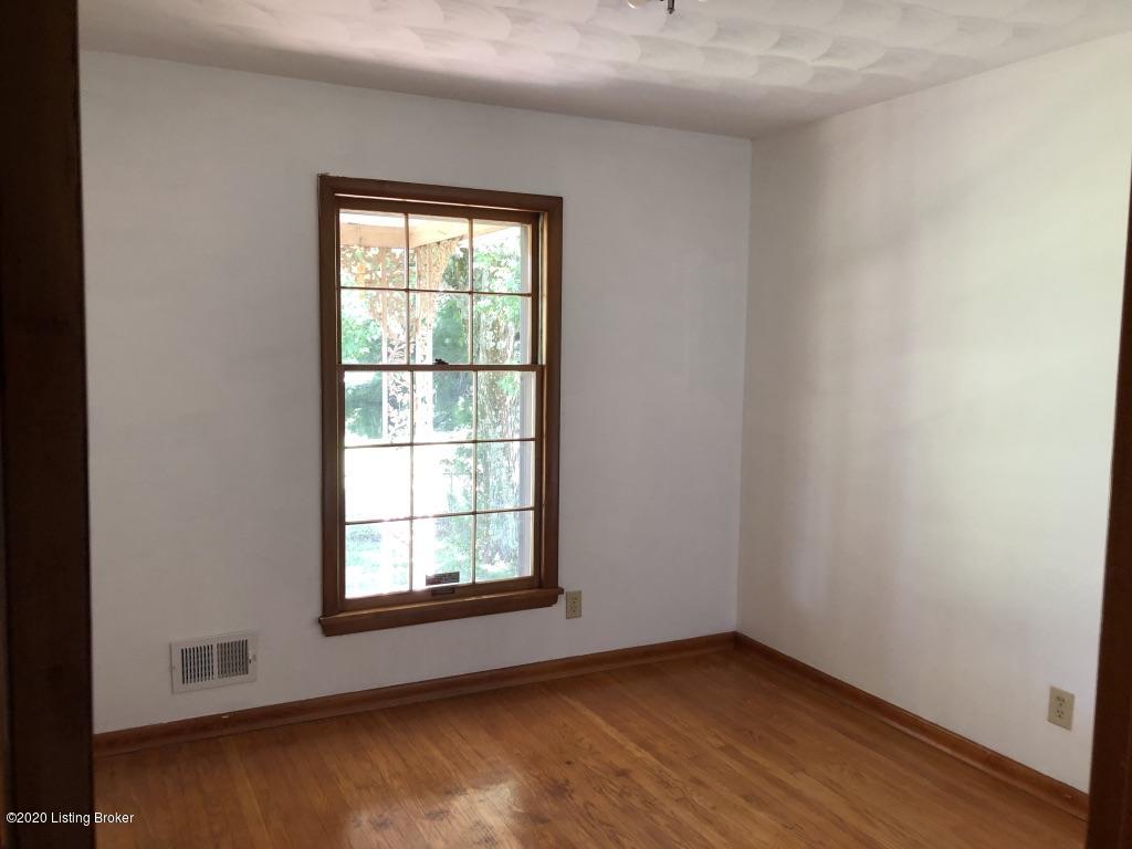 10810 Barricks Road Fairdale, KY 40118 - Photo 11 of 25 UNADJUSTEDNONRAW_thumb_29f7