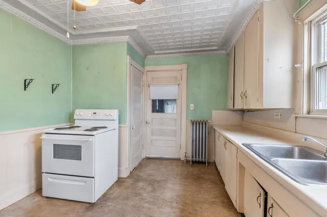 $179,900 | 11 Russell Street, Waterville, ME 04901