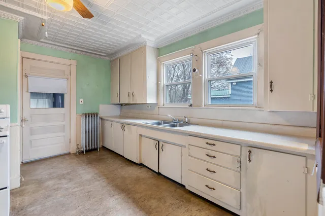 $179,900 | 11 Russell Street, Waterville, ME 04901