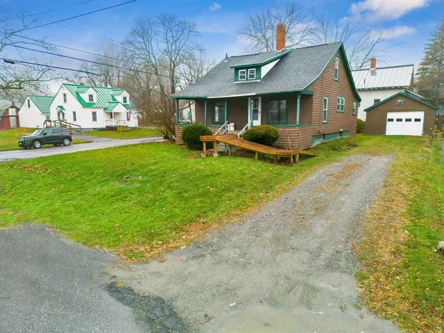 $179,900 | 11 Russell Street, Waterville, ME 04901