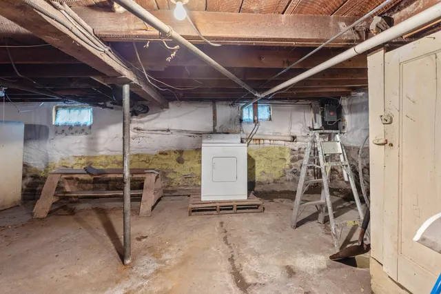 $179,900 | 11 Russell Street, Waterville, ME 04901