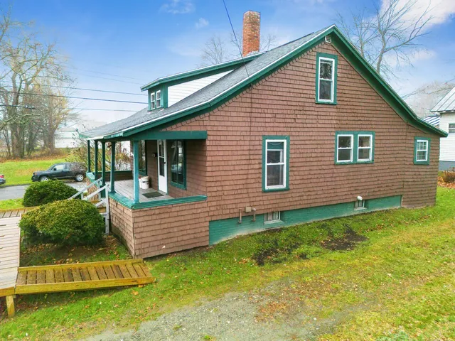 $179,900 | 11 Russell Street, Waterville, ME 04901