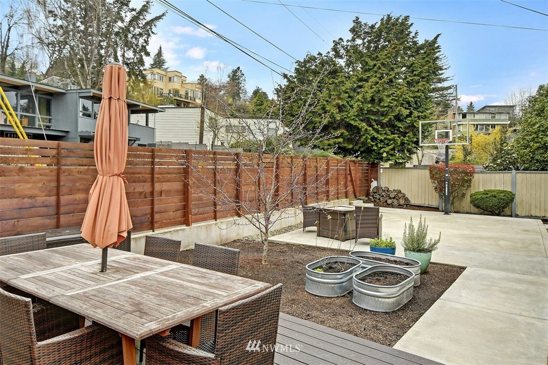 5815 Oakhurst Road South Seattle, WA 98118 - Photo 13 of 29