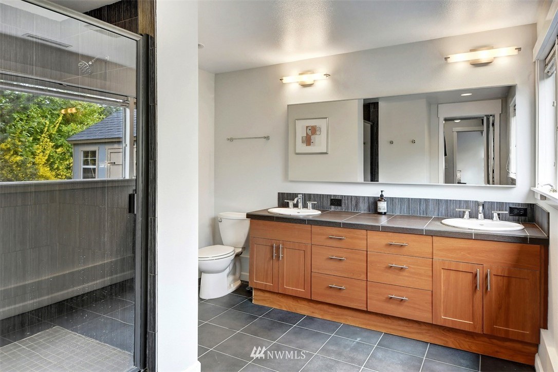 5815 Oakhurst Road South Seattle, WA 98118 - Photo 22 of 29