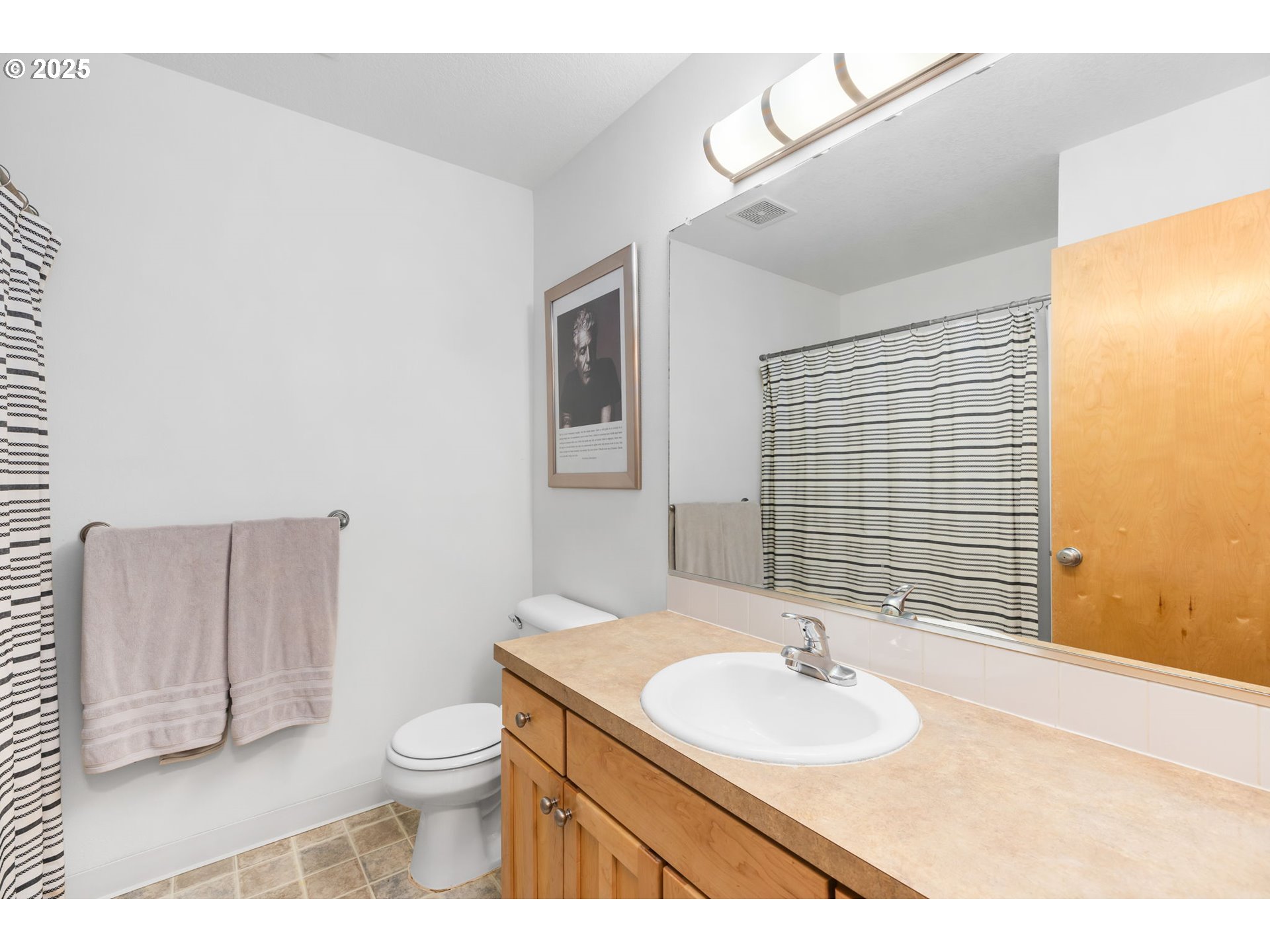 9927 North Decatur Street Portland, OR 97203 - Photo 20 of 25 Bathroom