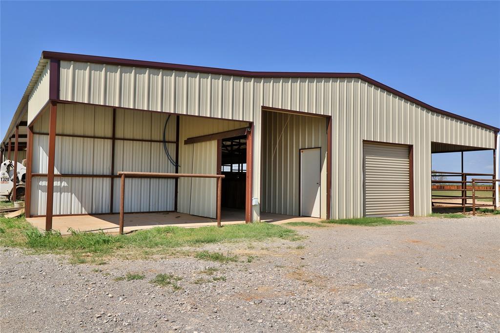 2610 Weetu Road Iowa Park, TX 76367 - Photo 23 of 35 a view of a backyard