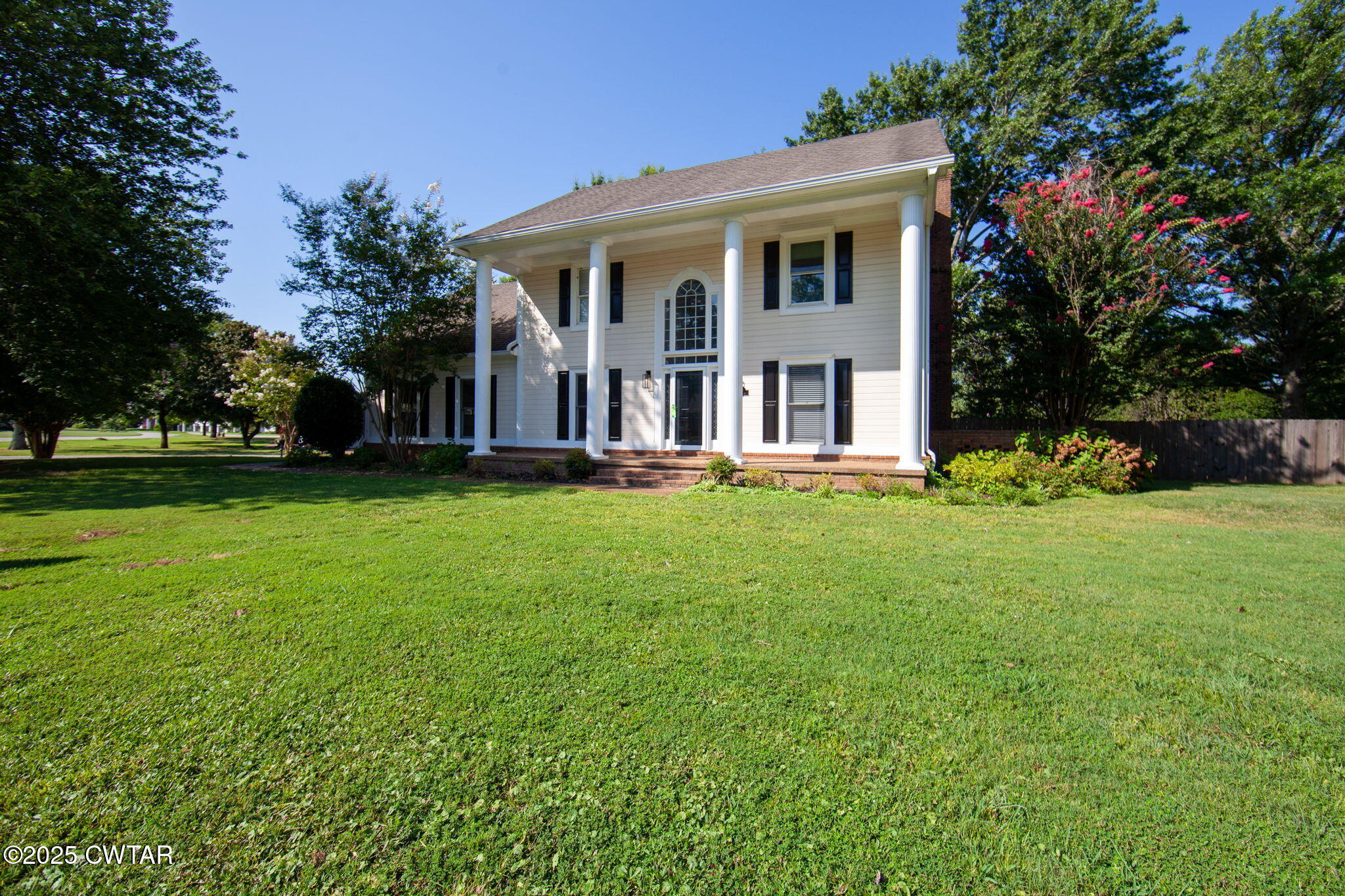 465 Shadow Ridge Drive Jackson, TN 38305 - Photo 4 of 44 FOH 4