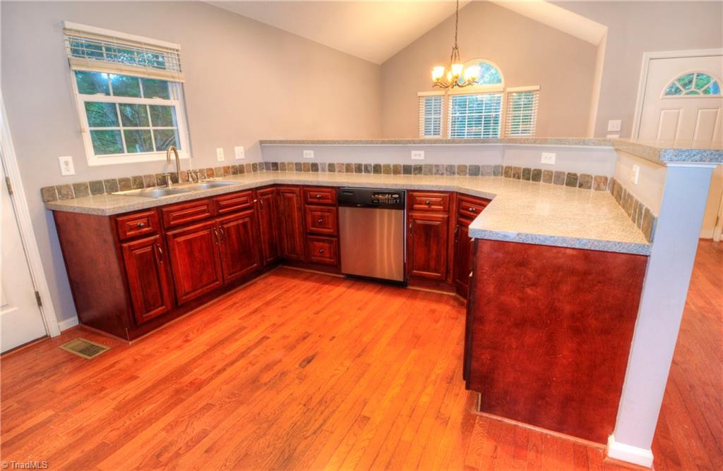 2800 Overview Terrace High Point, NC 27265 - Photo 2 of 20 Gallery Image 2