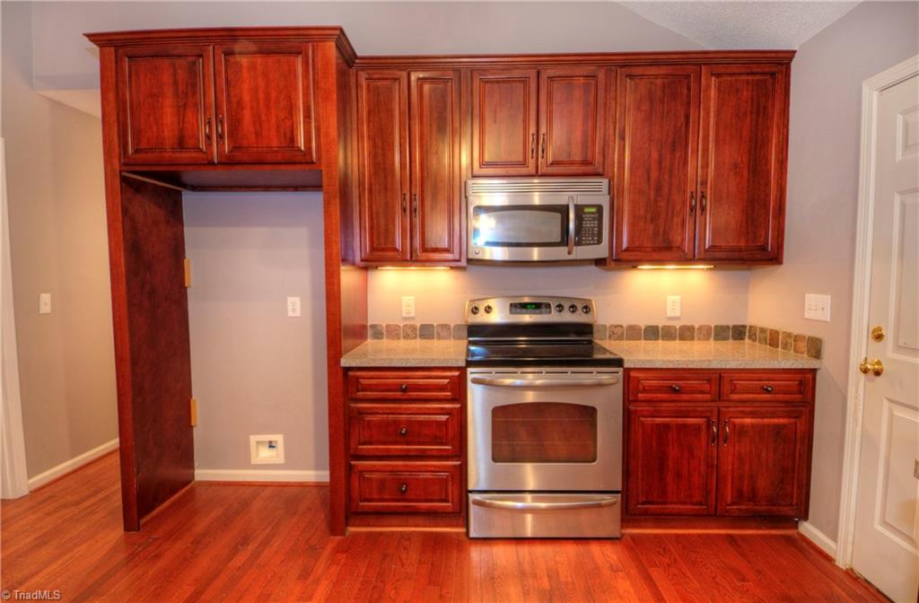 2800 Overview Terrace High Point, NC 27265 - Photo 3 of 20 Gallery Image 3