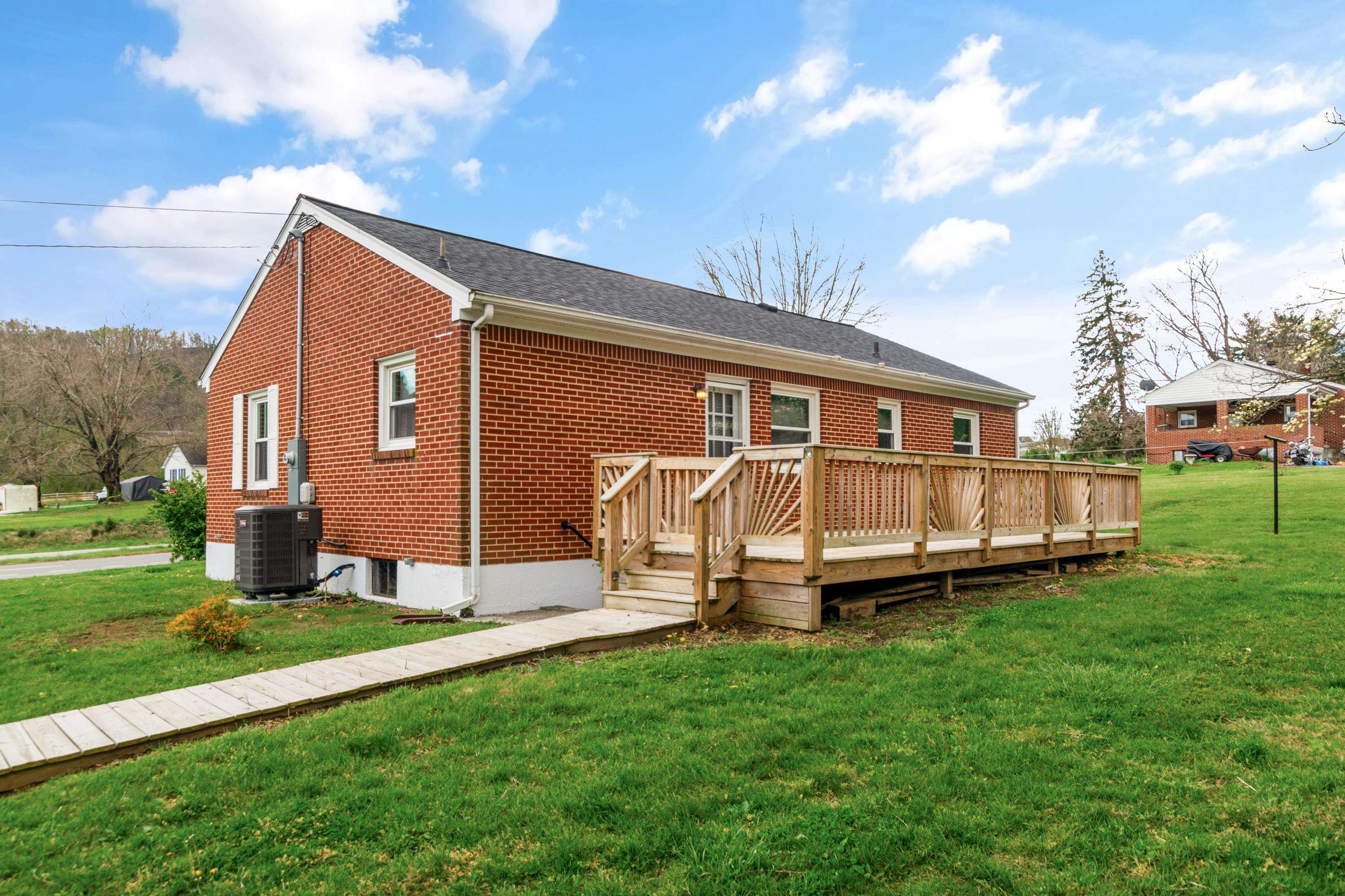 9932 Roanoke Road Elliston, VA 24087 - Photo 25 of 29 Gallery Image 25
