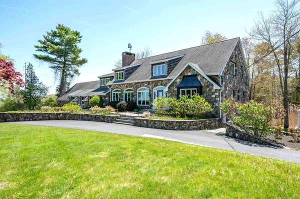 $2,200,000 | 51 Depot Road, Hampton Falls, NH 03844