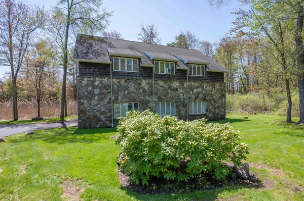 $2,200,000 | 51 Depot Road, Hampton Falls, NH 03844