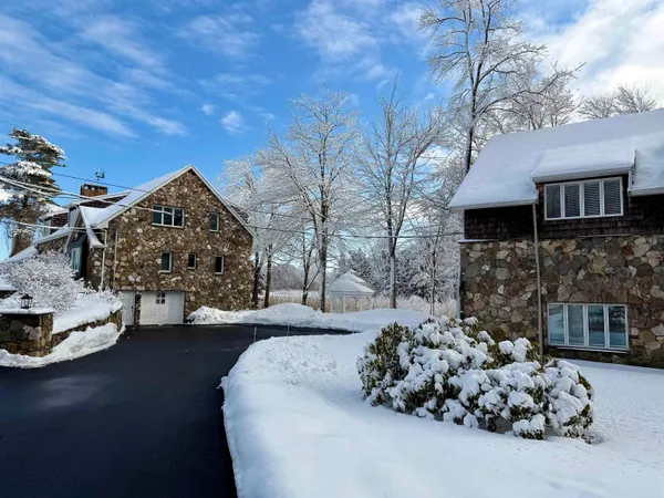 $2,200,000 | 51 Depot Road, Hampton Falls, NH 03844