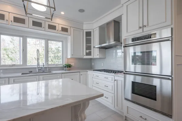 $2,200,000 | 51 Depot Road, Hampton Falls, NH 03844