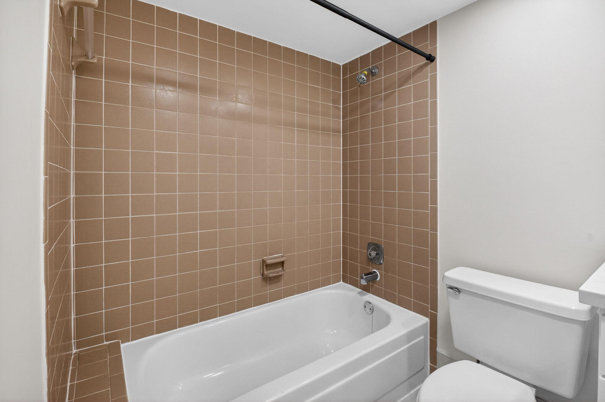 3143 Kingswood Terrace, Unit 3143 Boca Raton, FL 33431 - Photo 28 of 66 UPDATED GUEST BATH