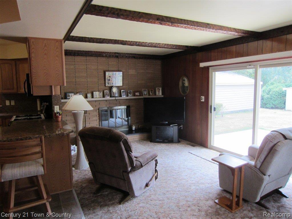 2904 Wisconsin Road Troy, MI 48083 - Photo 7 of 25 Family Room 2.JPG