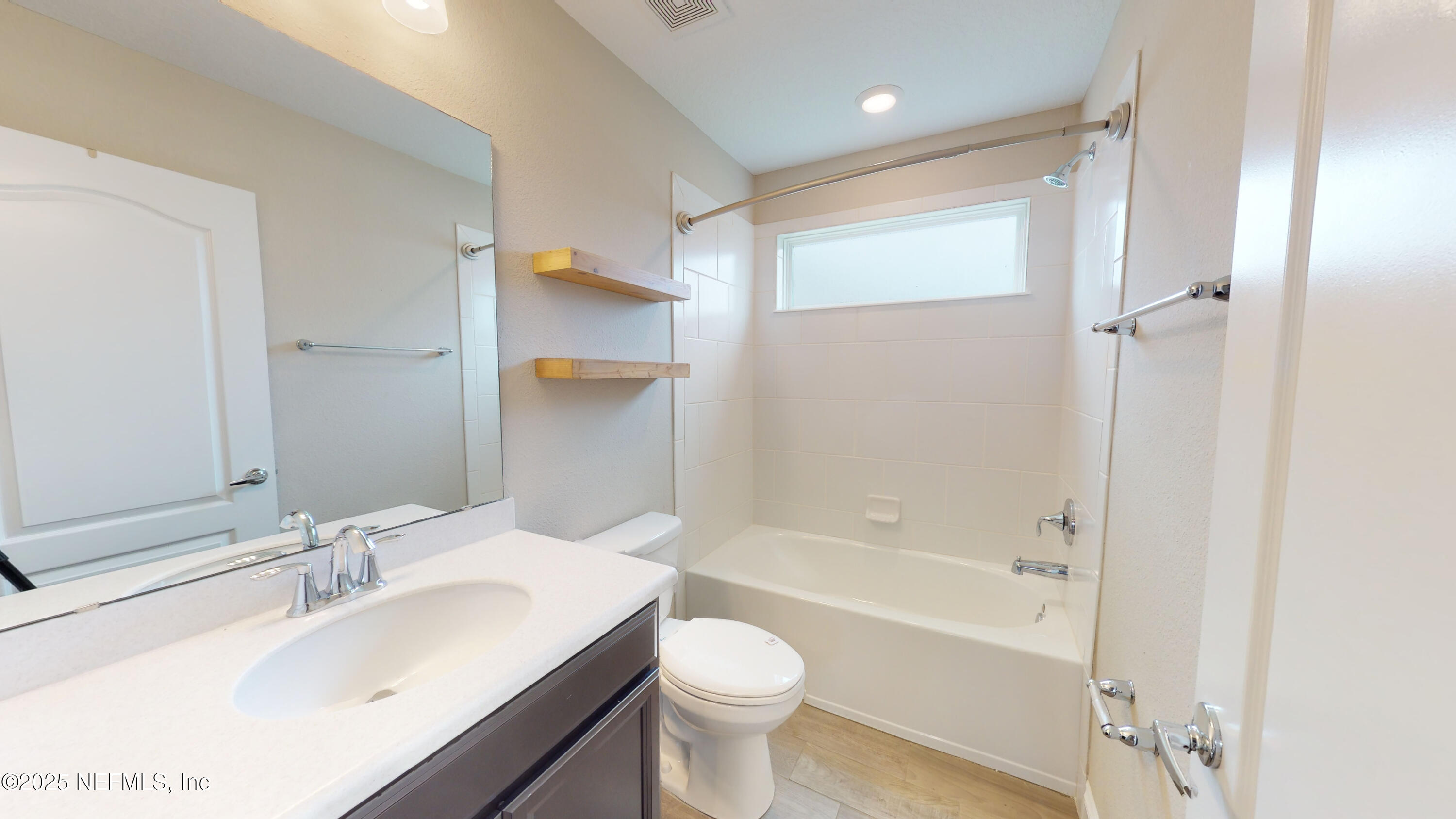 201 Silver Creek Place St. Augustine, FL 32095 - Photo 15 of 26 a bathroom with a sink toilet and shower