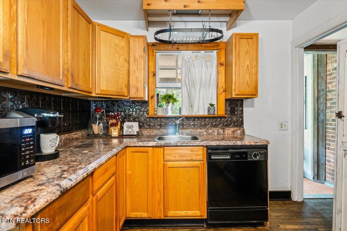 524 Park Road Caryville, TN 37714 - Photo 14 of 58 16-524 Park Rd