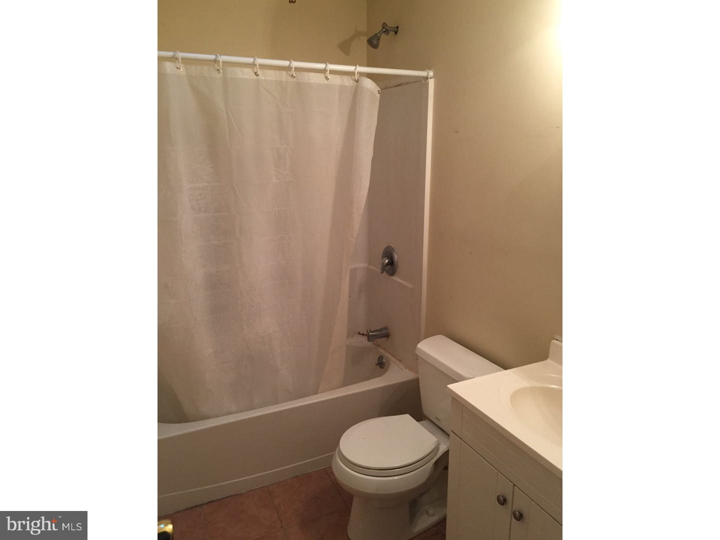 7123 Radbourne Road Upper Darby, PA 19082 - Photo 5 of 14