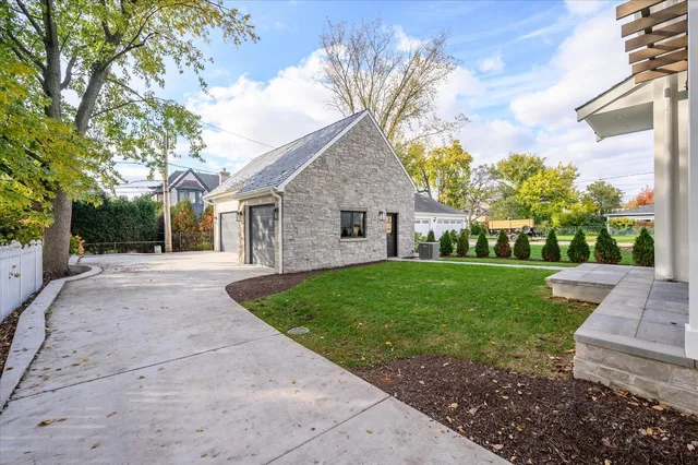 $2,595,000 | 176 Arlington Avenue, Elmhurst, IL 60126