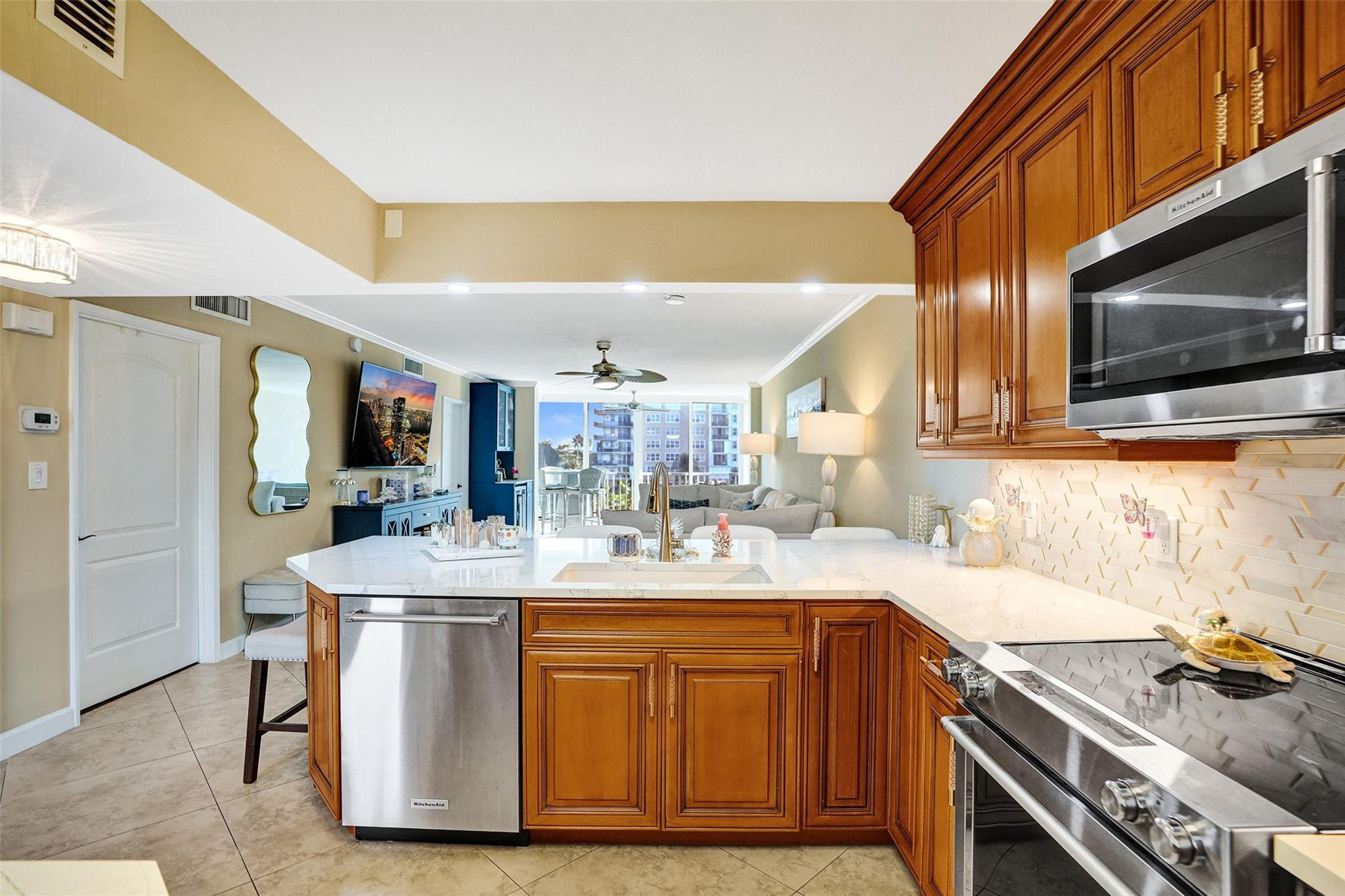 3180 Northeast 48th Court, Unit 404 Lighthouse Point, FL 33064 - Photo 13 of 79 Photo 13