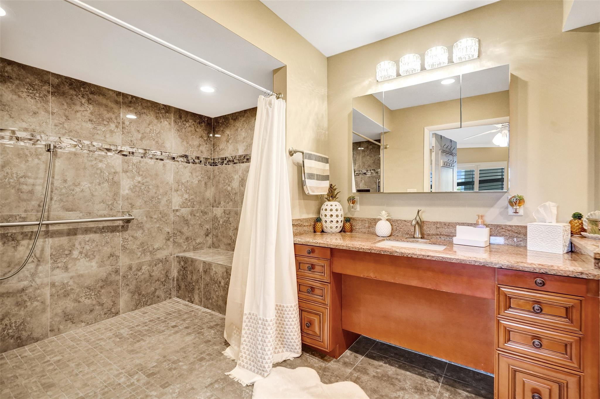 3180 Northeast 48th Court, Unit 404 Lighthouse Point, FL 33064 - Photo 54 of 79 Photo 54