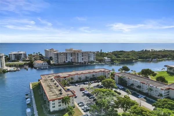 $445,000 | 3180 Northeast 48th Court, Unit 404, Lighthouse Point, FL 33064