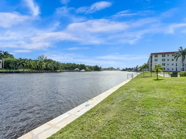 $445,000 | 3180 Northeast 48th Court, Unit 404, Lighthouse Point, FL 33064