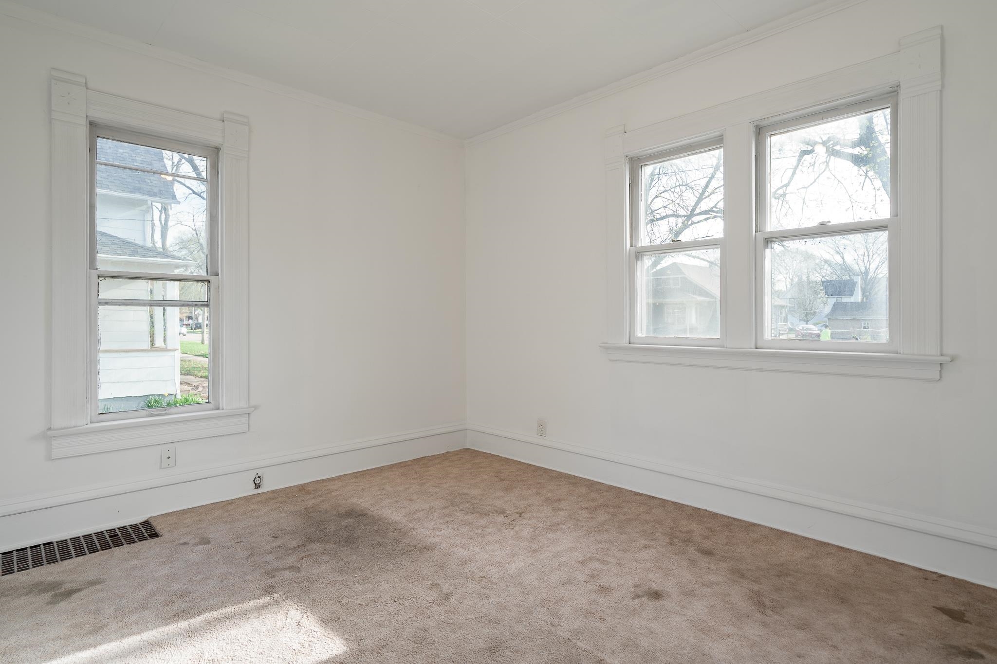 506 South 4th Street Oregon, IL 61061 - Photo 24 of 45 an empty room with a window