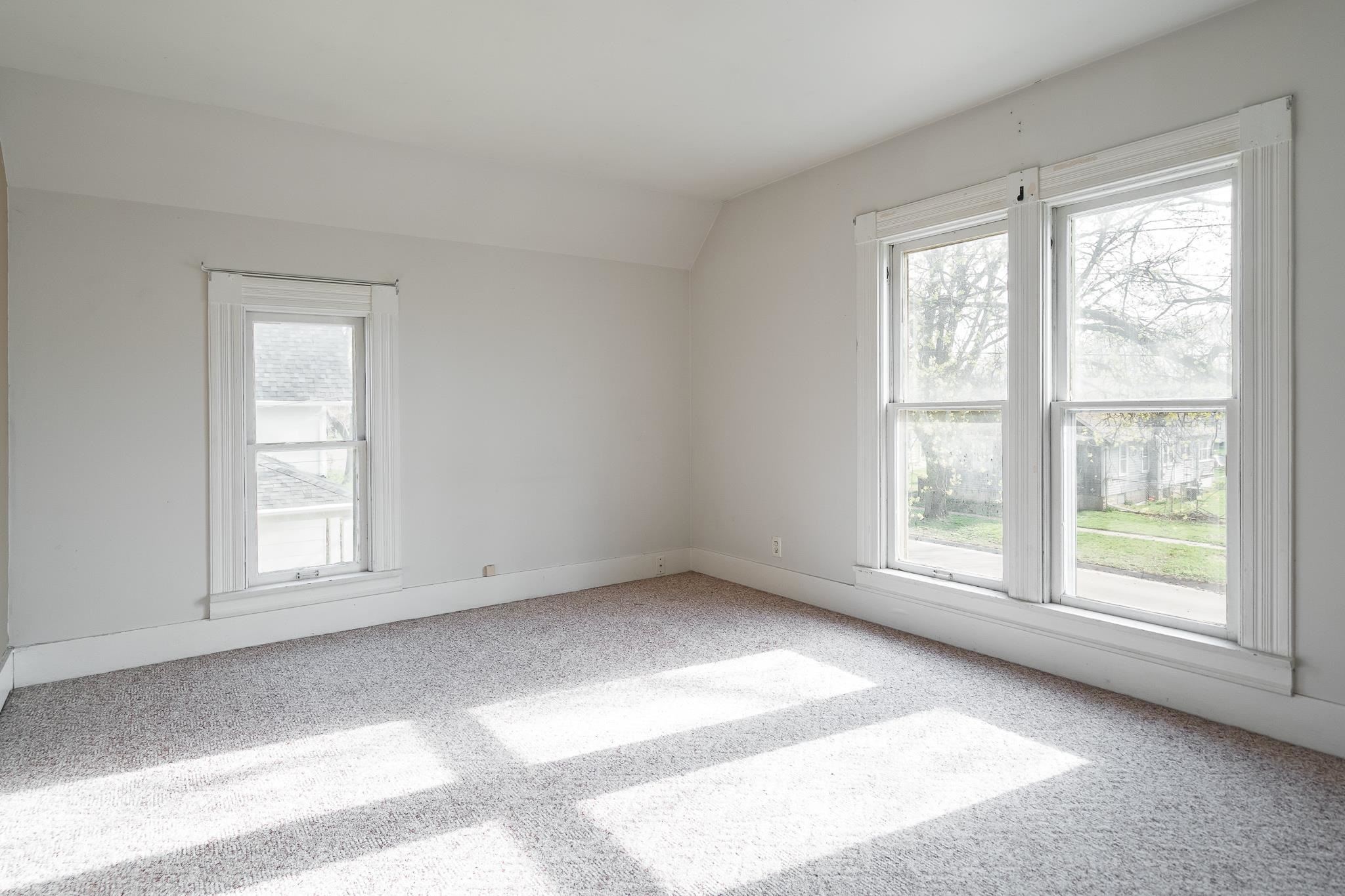 506 South 4th Street Oregon, IL 61061 - Photo 40 of 45 an empty room with a window