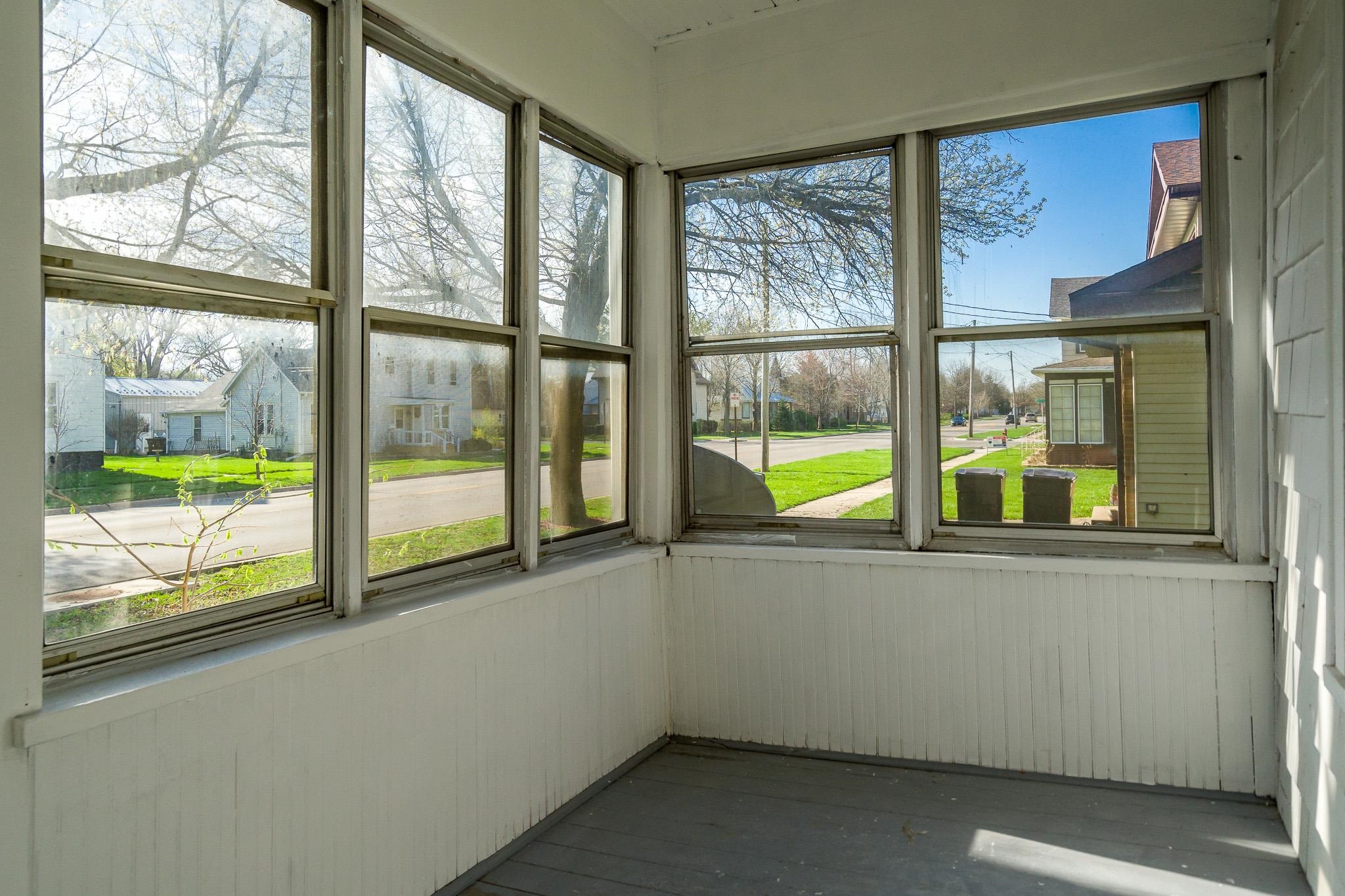 506 South 4th Street Oregon, IL 61061 - Photo 8 of 45 a view of an empty room with a window
