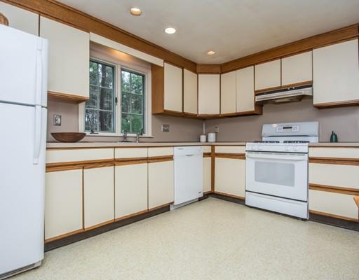 8 Reed Lane Bedford, MA 01730 - Photo 9 of 30