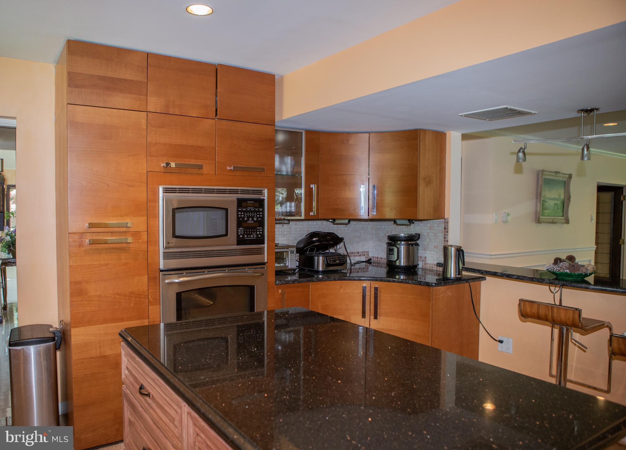 3970 Buck Road Huntingdon Valley, PA 19006 - Photo 8 of 25 Gallery Image 8