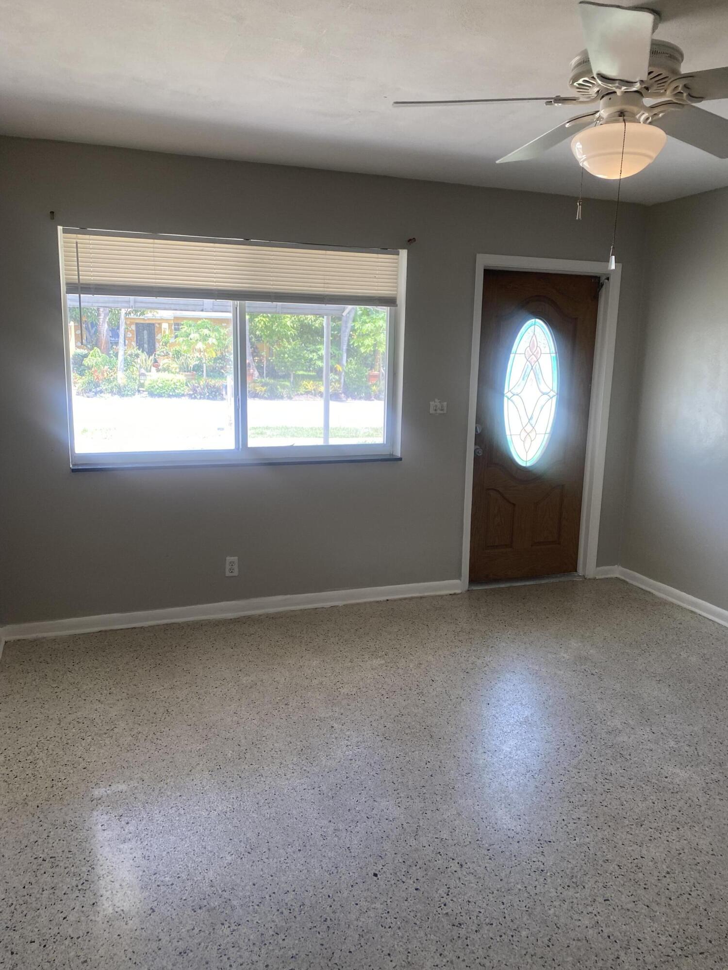 917 South Ridge Street Lake Worth, FL 33460 - Photo 6 of 23 living room 2-2