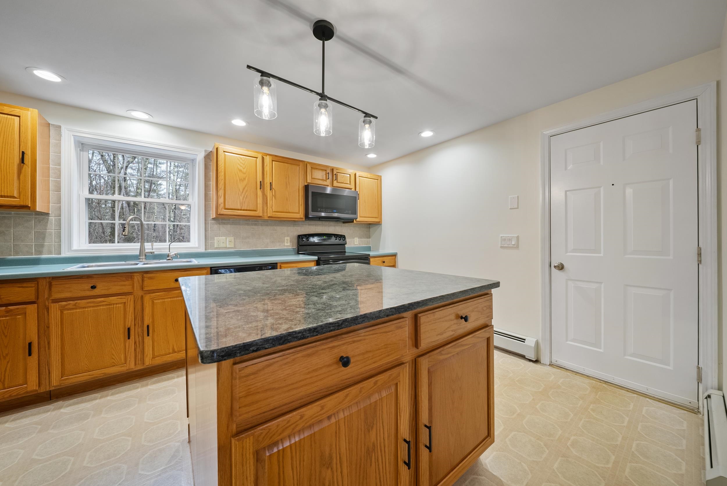 24 Prescott Road Epping, NH 03042 - Photo 12 of 48