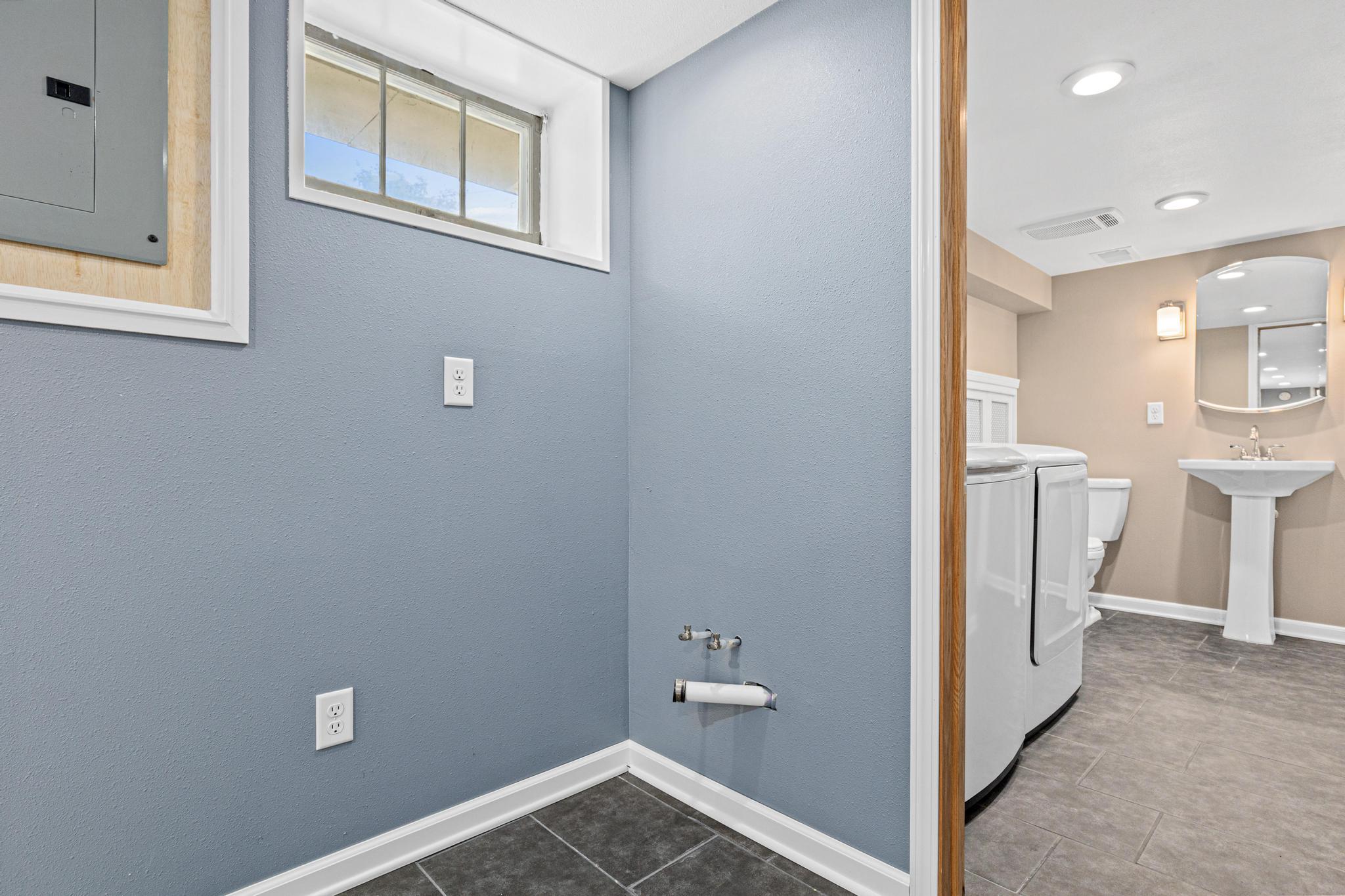 4425 Crawford Road Minnetonka, MN 55343 - Photo 17 of 32 Gallery Image 17
