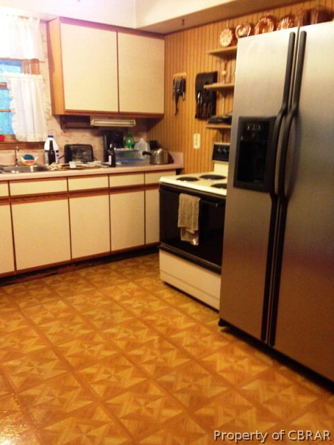 7921 Willis Road Gloucester, VA 23061 - Photo 3 of 10 Gallery Image 3