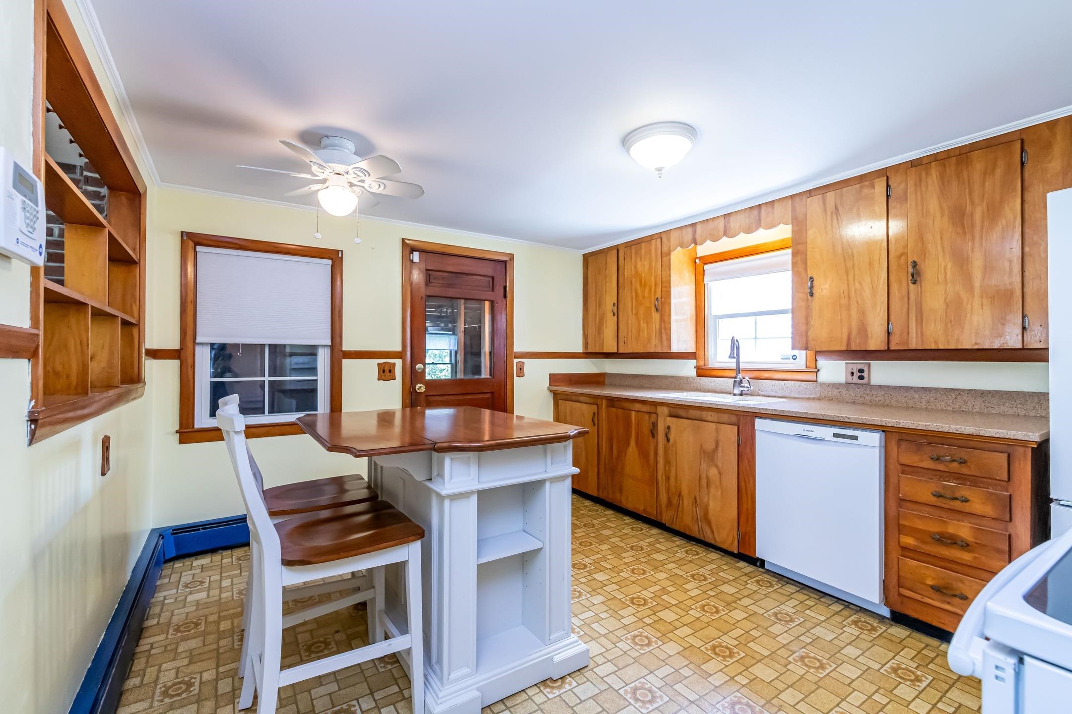 8 Villanova Lane Rochester, NH 03867 - Photo 4 of 39