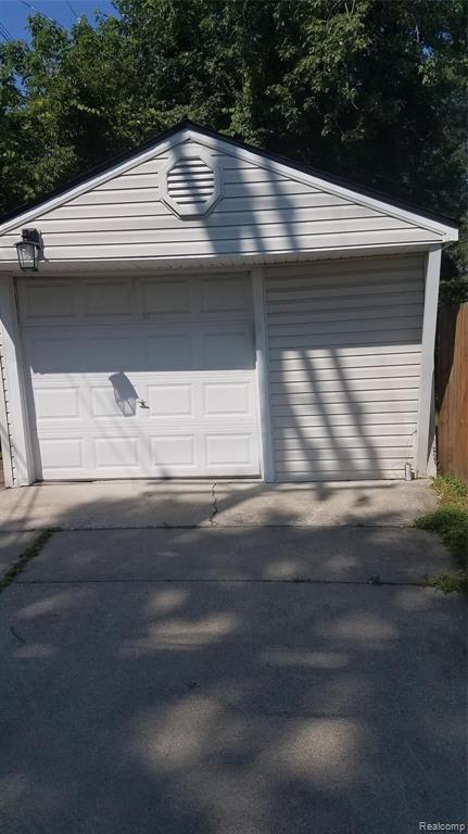 1824 University Street Ferndale, MI 48220 - Photo 2 of 15