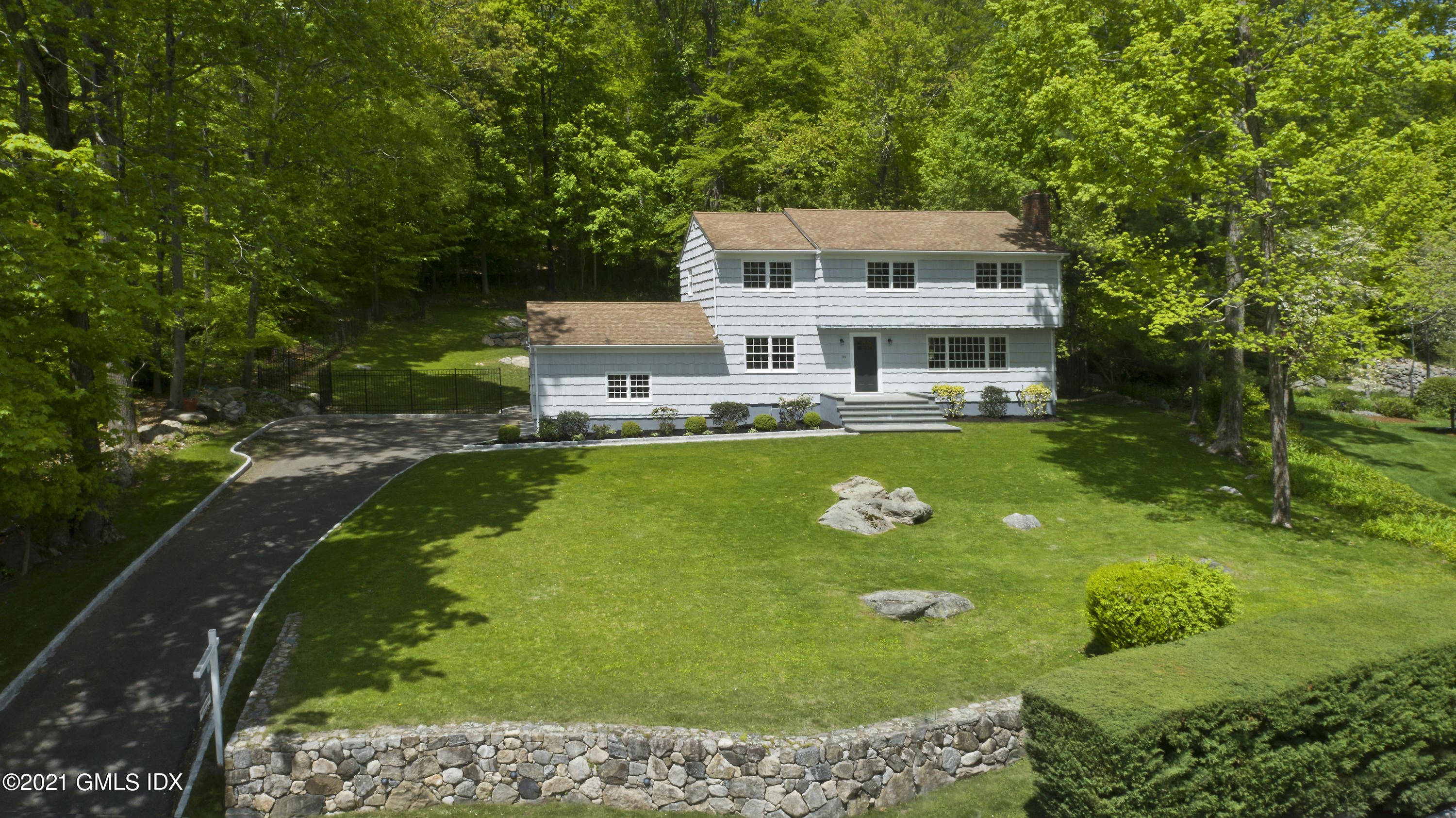56 Cousins Road Stamford, CT 06903 - Photo 3 of 20 Front4