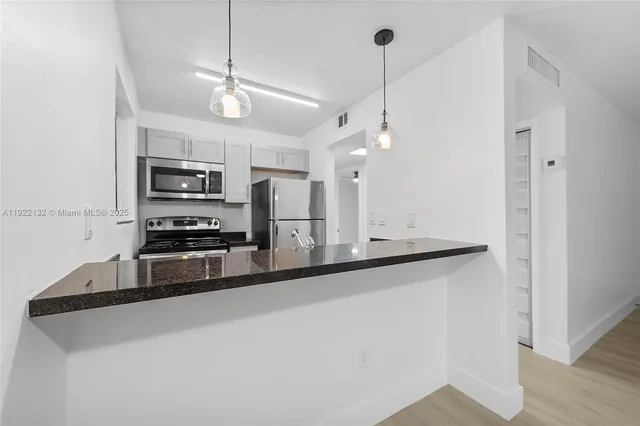 $1,999 | 12101 Northeast 6th Avenue, Unit 6, North Miami, FL 33161