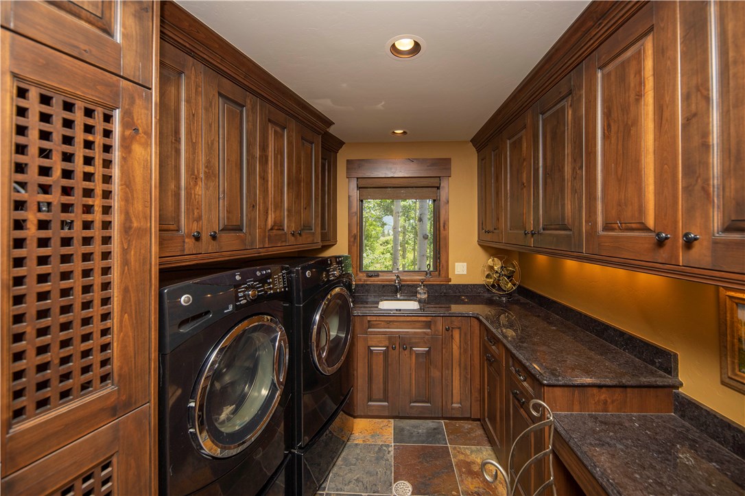 130 Hunter's Knob Road Silverthorne, CO 80498 - Photo 20 of 35 Laundry room features a ventilated hanging air dry closet.