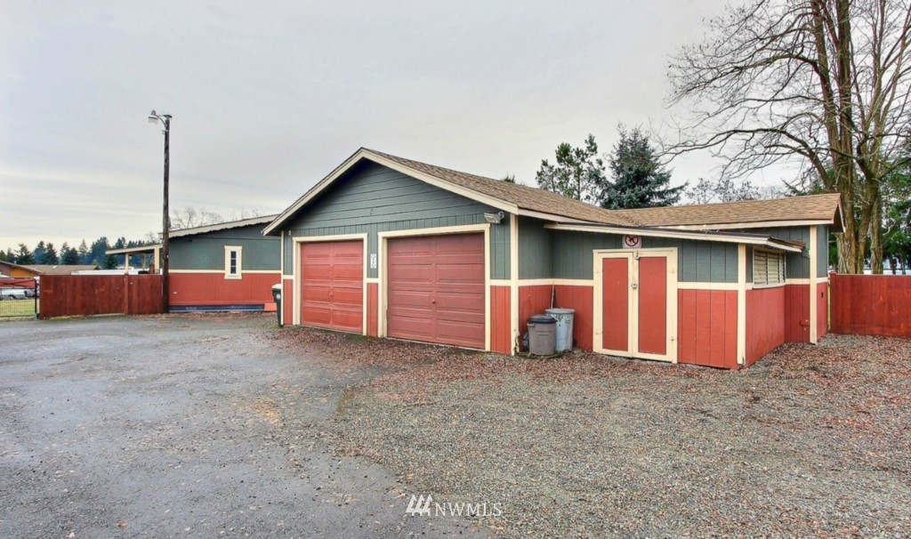16844 Canal Road Southeast Yelm, WA 98597 - Photo 4 of 15 Gallery Image 4