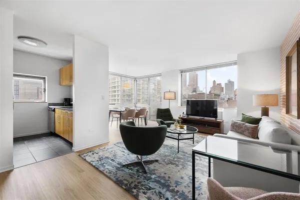 777 6th Avenue, Unit 17C | Chelsea