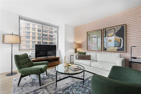 777 6th Avenue, Unit 17C | Chelsea