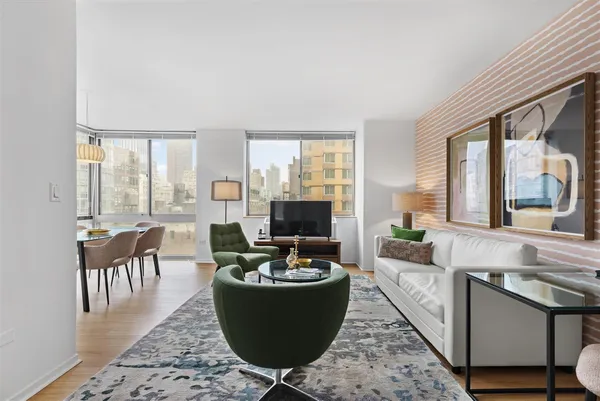 777 6th Avenue, Unit 17C | Chelsea