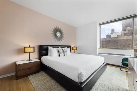 777 6th Avenue, Unit 17C | Chelsea