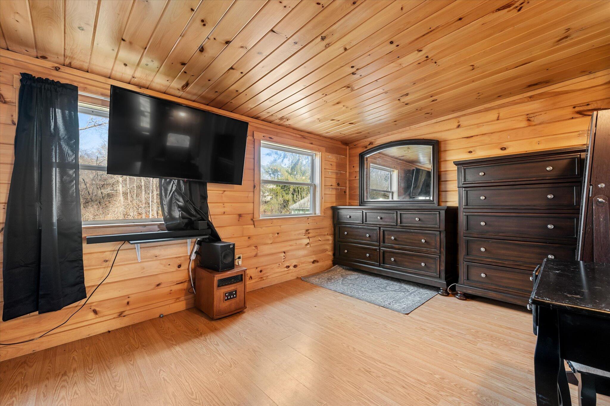 169 Thornton Road Bangor, ME 04401 - Photo 22 of 37 20-Bedroom 2